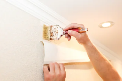 Pose de papier peint à Urdos — revêtements muraux et toiles de verre